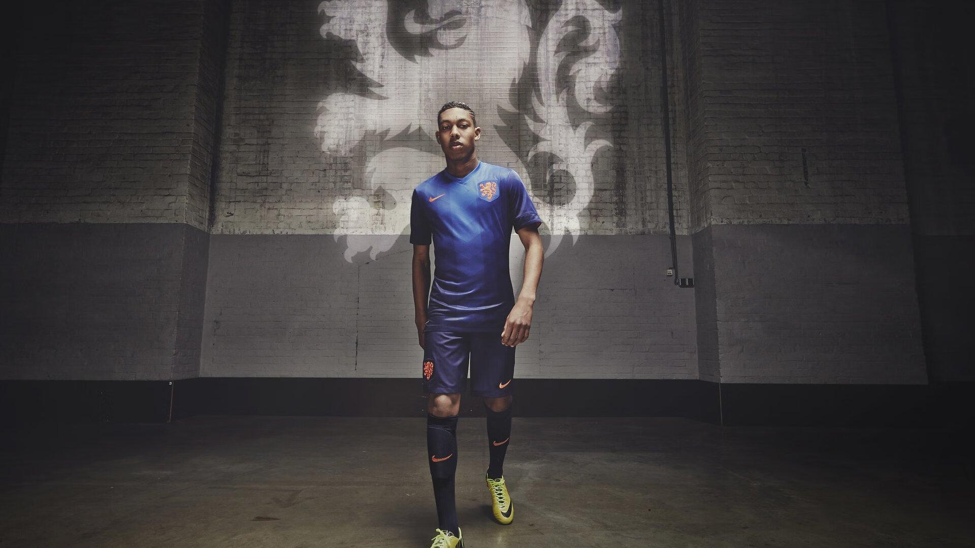 意甲劲旅那不勒斯瞄准德甲新星，3500万欧报价莱比锡边锋努萨